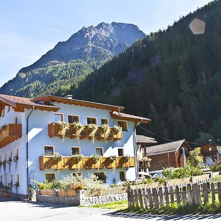 Tirolerhof - Appartementhaus Каунертал Екстериор снимка